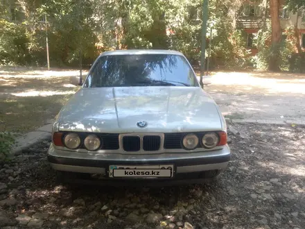 BMW 520 1990 года за 1 800 000 тг. в Тараз