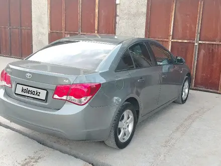 Chevrolet Cruze 2009 года за 3 600 000 тг. в Шымкент – фото 2