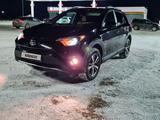 Toyota RAV4 2017 годаfor11 500 000 тг. в Актобе