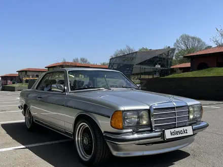 Mercedes-Benz E 230 1982 года за 10 000 000 тг. в Алматы – фото 2