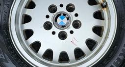 Диски BMW E36 с резиной Nokian Hakkapeliitta 4 R15 7J 5x120 ET47 за 105 000 тг. в Алматы – фото 3