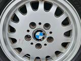 Диски BMW E36 с резиной Nokian Hakkapeliitta 4 R15 7J 5x120 ET47 за 105 000 тг. в Алматы – фото 5