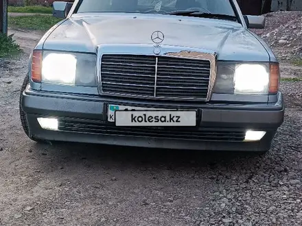 Mercedes-Benz E 200 1992 года за 1 600 000 тг. в Алматы