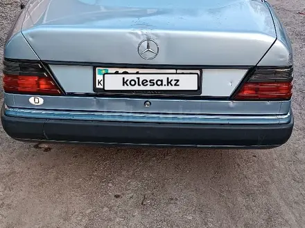 Mercedes-Benz E 200 1992 года за 1 600 000 тг. в Алматы – фото 4