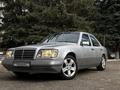 Mercedes-Benz E 200 1993 годаүшін2 600 000 тг. в Алматы