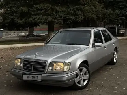 Mercedes-Benz E 200 1993 года за 2 600 000 тг. в Алматы – фото 3