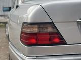 Mercedes-Benz E 200 1993 годаүшін2 600 000 тг. в Алматы – фото 5