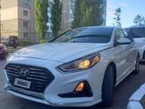 Hyundai Sonata 2017 года за 5 500 000 тг. в Уральск – фото 2
