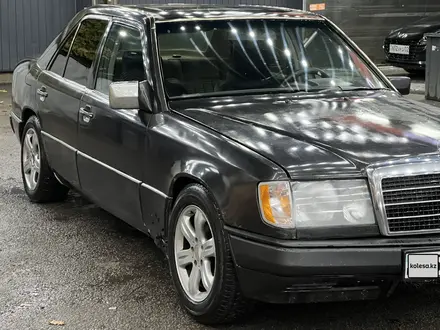 Mercedes-Benz E 230 1992 года за 950 000 тг. в Алматы – фото 7