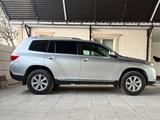 Toyota Highlander 2011 годаfor11 000 000 тг. в Жанаозен