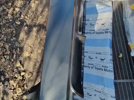Новый оригинальный задний бампер Camry 2018-. XSE, SE за 140 000 тг. в Алматы