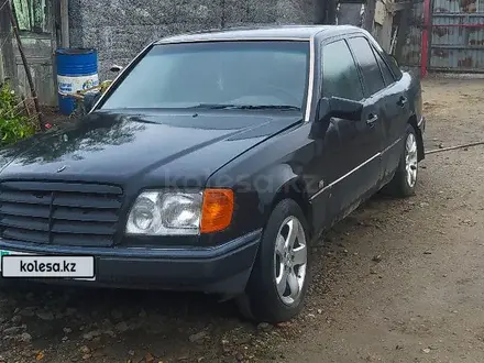 Mercedes-Benz E 260 1991 года за 700 000 тг. в Семей – фото 2