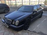 Mercedes-Benz E 320 1998 годаүшін3 700 000 тг. в Актау – фото 2