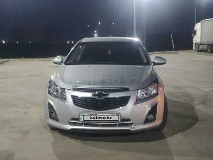 Chevrolet Cruze 2013 года за 4 300 000 тг. в Уральск – фото 2