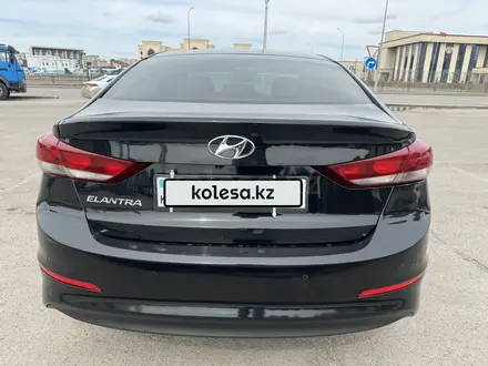 Hyundai Elantra 2018 года за 6 900 000 тг. в Астана – фото 3