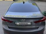 Hyundai Elantra 2017 года за 5 700 000 тг. в Уральск – фото 2