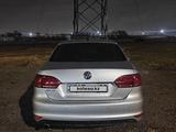 Volkswagen Jetta 2015 года за 5 000 000 тг. в Тараз – фото 4