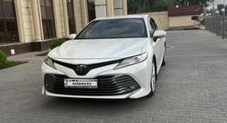 Toyota Camry 2020 года за 14 000 000 тг. в Алматы – фото 2