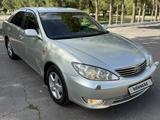 Toyota Camry 2005 года за 6 800 000 тг. в Шымкент – фото 2