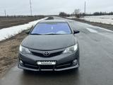 Toyota Camry 2014 года за 6 500 000 тг. в Уральск – фото 2