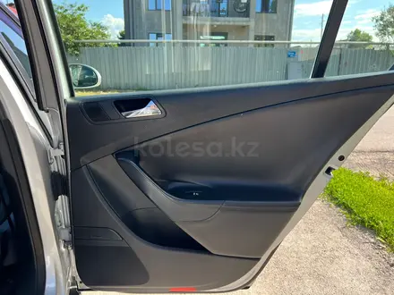 Volkswagen Passat 2007 года за 4 500 000 тг. в Алматы – фото 21