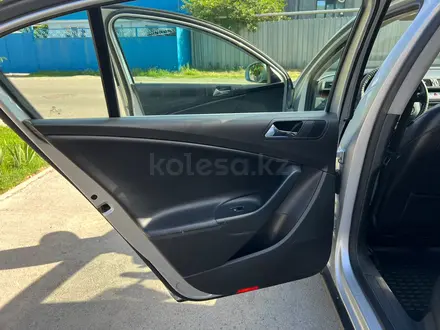 Volkswagen Passat 2007 года за 4 500 000 тг. в Алматы – фото 28