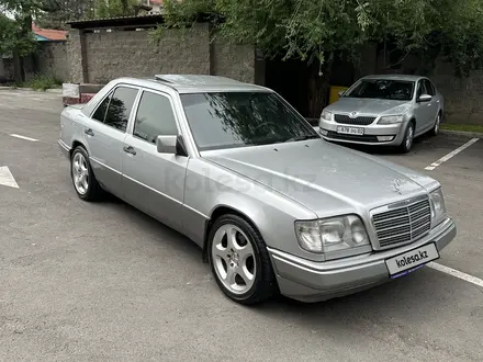 Mercedes-Benz E 220 1995 годаүшін5 100 000 тг. в Алматы