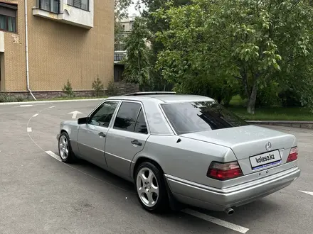 Mercedes-Benz E 220 1995 годаүшін5 100 000 тг. в Алматы – фото 4