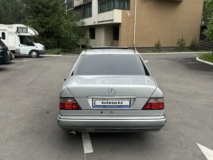 Mercedes-Benz E 220 1995 годаүшін5 100 000 тг. в Алматы – фото 7