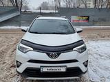 Toyota RAV4 2016 года за 11 500 000 тг. в Караганда – фото 2