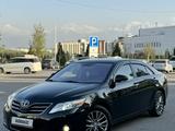 Toyota Camry 2010 года за 8 700 000 тг. в Алматы – фото 2