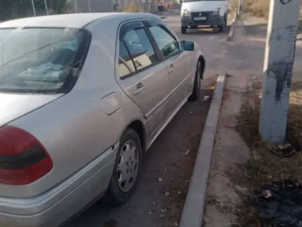 Mercedes-Benz C 180 1995 года за 720 000 тг. в Алматы – фото 5