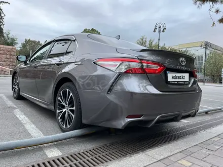 Toyota Camry 2019 года за 11 800 000 тг. в Алматы – фото 7