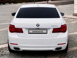 BMW 750 2009 года за 11 200 000 тг. в Алматы – фото 2