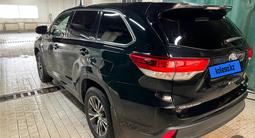 Toyota Highlander 2019 года за 23 000 000 тг. в Астана – фото 2