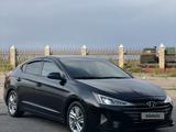 Hyundai Elantra 2020 годаfor7 650 000 тг. в Алматы – фото 2