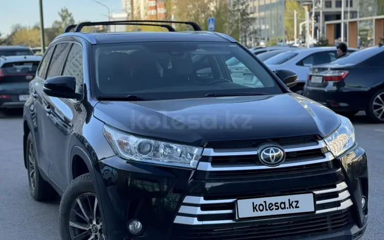 Toyota Highlander 2019 года за 18 300 000 тг. в Астана