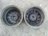 Два оригинальных металлических диска на Toyota Carina (R14 5*100 Ц за 25 000 тг. в Астана – фото 5