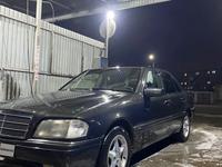 Mercedes-Benz C 200 1993 года за 1 200 000 тг. в Караганда