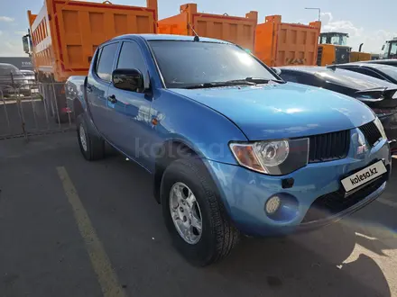 Mitsubishi L200 2008 года за 7 000 000 тг. в Астана – фото 2