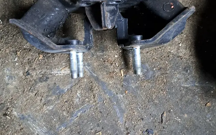 Подушка коробка Gs300 160 кузов за 15 000 тг. в Алматы