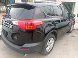 Toyota RAV4 2015 годаfor10 500 000 тг. в Актобе – фото 4