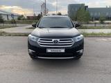 Toyota Highlander 2013 года за 11 000 000 тг. в Караганда