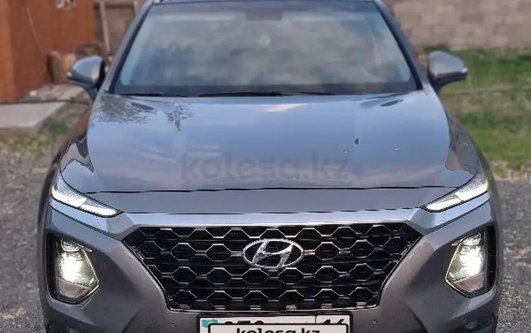 Hyundai Santa Fe 2019 года за 14 199 000 тг. в Семей