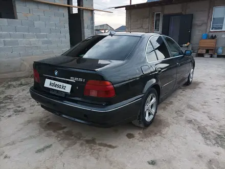 BMW 523 1999 года за 2 400 000 тг. в Алматы – фото 2