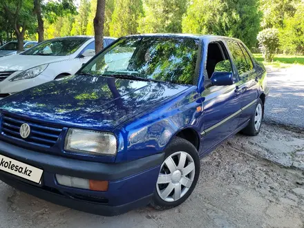 Volkswagen Vento 1993 года за 1 480 000 тг. в Шымкент