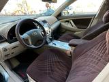 Toyota Camry 2010 годаүшін7 000 000 тг. в Актобе – фото 2