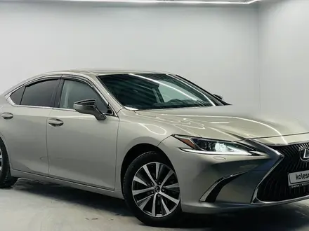 Lexus ES 250 2020 года за 18 000 000 тг. в Алматы – фото 3