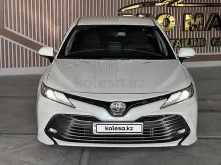 Toyota Camry 2018 года за 13 200 000 тг. в Шымкент – фото 11