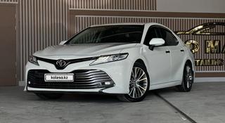 Toyota Camry 2018 года за 13 200 000 тг. в Шымкент